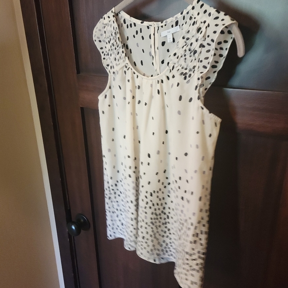 EUC Women's GAP White & Black Polka Dot Chiffon Sheer Sleeveless Tank Size XS - Picture 2 of 7